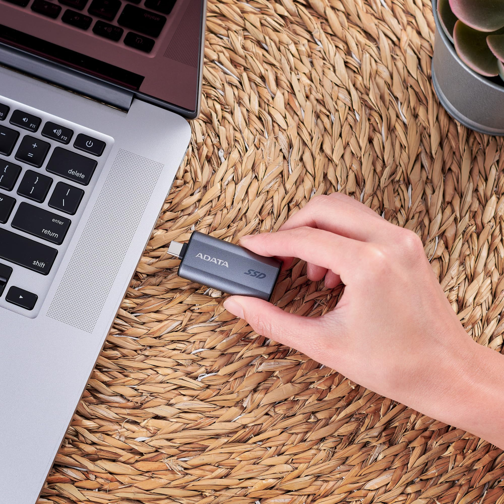 SSD Externo 1000GB Adata SC750, Lectura 1050MB/s Escritura 1000MB/s, USB-C 3.2 Gen 2, Color Plata