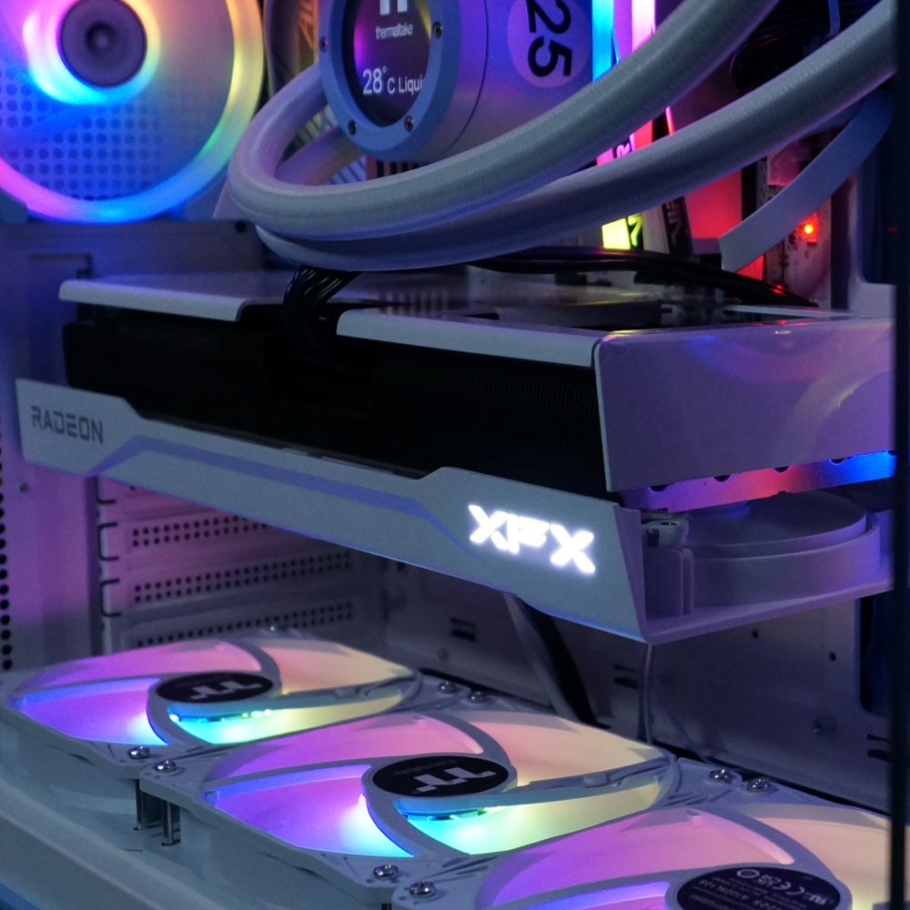 Ensamble AZUR | RX 9070 | Ryzen 7 7700 | 32GB DDR5 | 1TB SSD | Windows 11 Pro