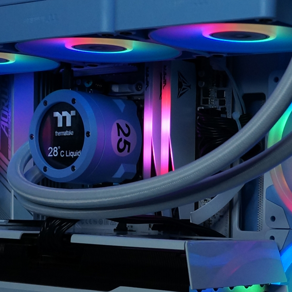 Ensamble AZUR | RX 9070 | Ryzen 7 7700 | 32GB DDR5 | 1TB SSD | Windows 11 Pro