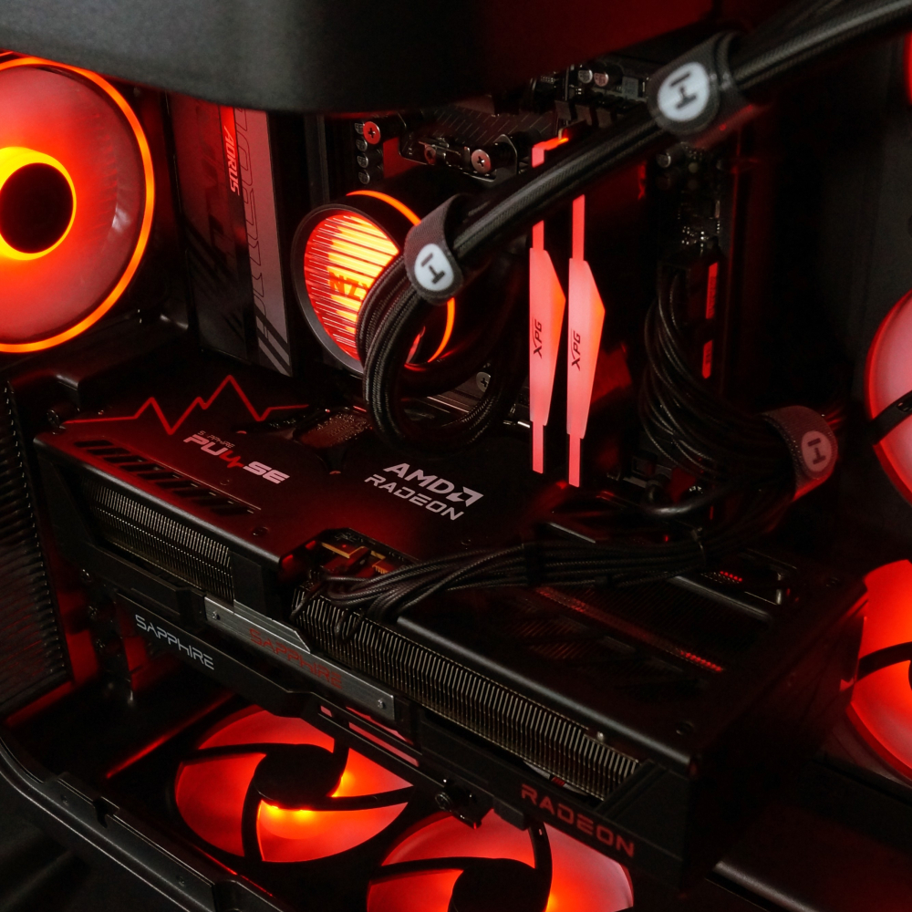 Ensamble BLACKOUT | RX 9070 XT | Ryzen 7 9700X | 32GB DDR5 | 1TB SSD | Windows 11 Pro