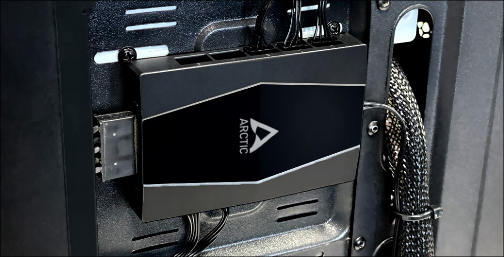 Artic Case Fan Hub con 10 Puertos PWM