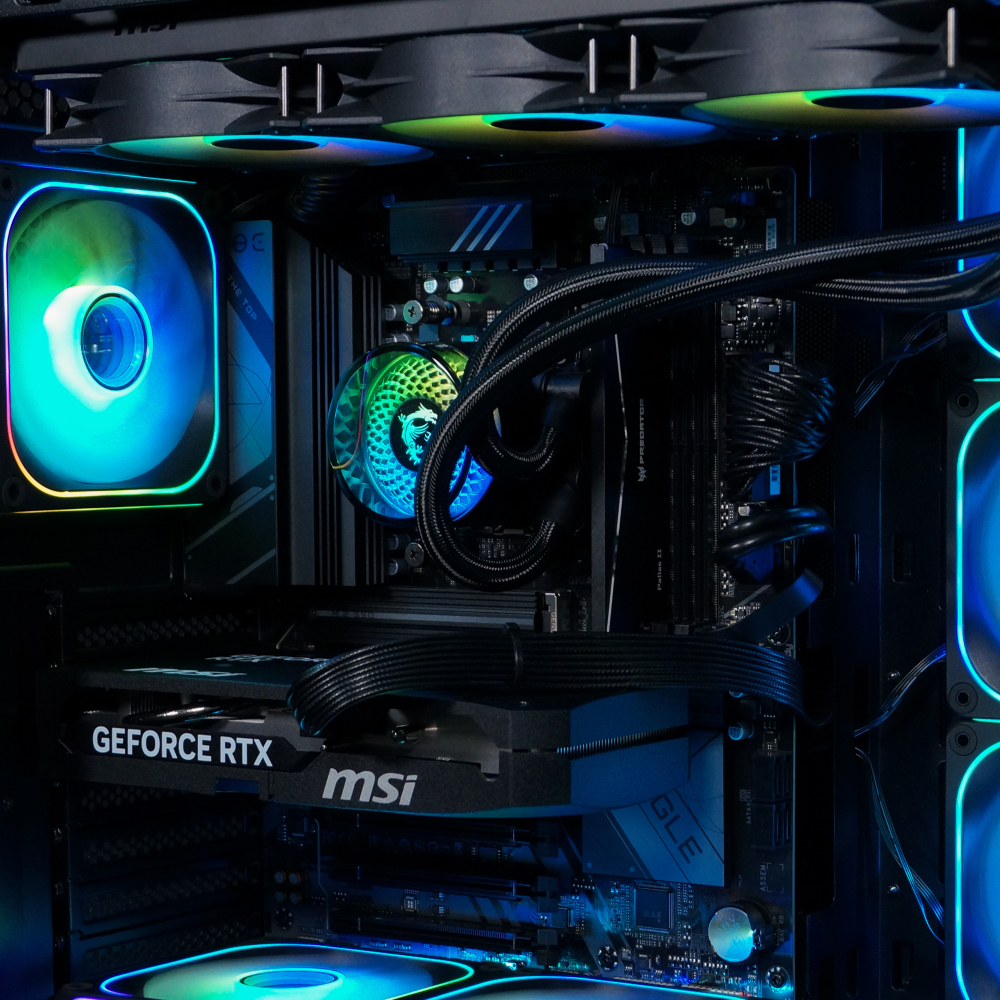 Ensamble BLACK MIRROR | RTX 5060 Ti | Ryzen 5 8400F | 24GB DDR5 | 1TB SSD | Windows 11 Pro
