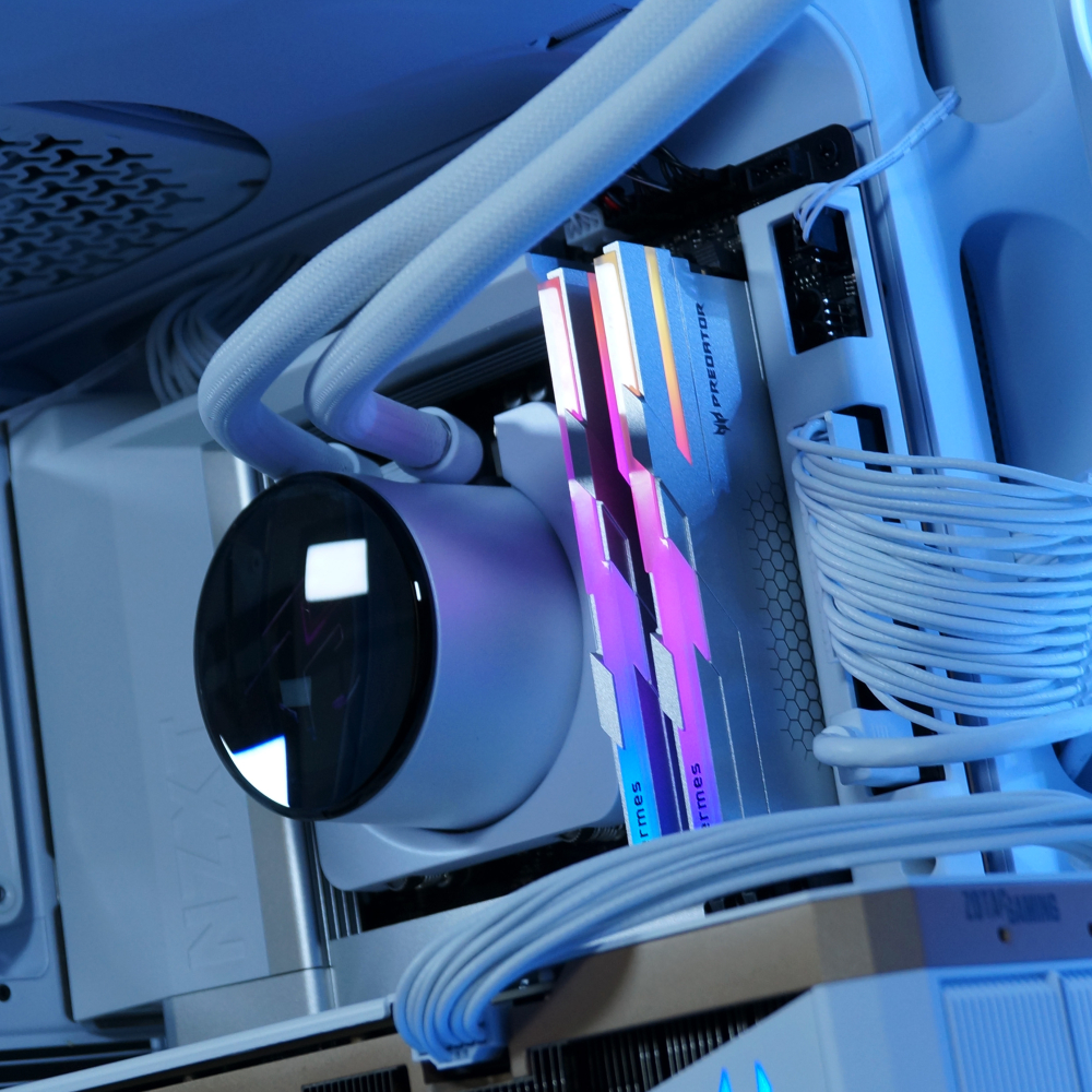 Ensamble FORTUNE SON | RTX 5070 Ti | Ryzen 7 9700X | 32GB DDR5 | 1TB SSD | Windows 11 Pro