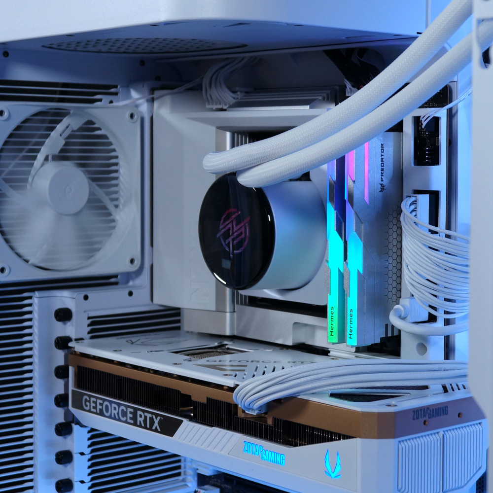 Ensamble FORTUNE SON | RTX 5070 Ti | Ryzen 7 9700X | 32GB DDR5 | 1TB SSD | Windows 11 Pro