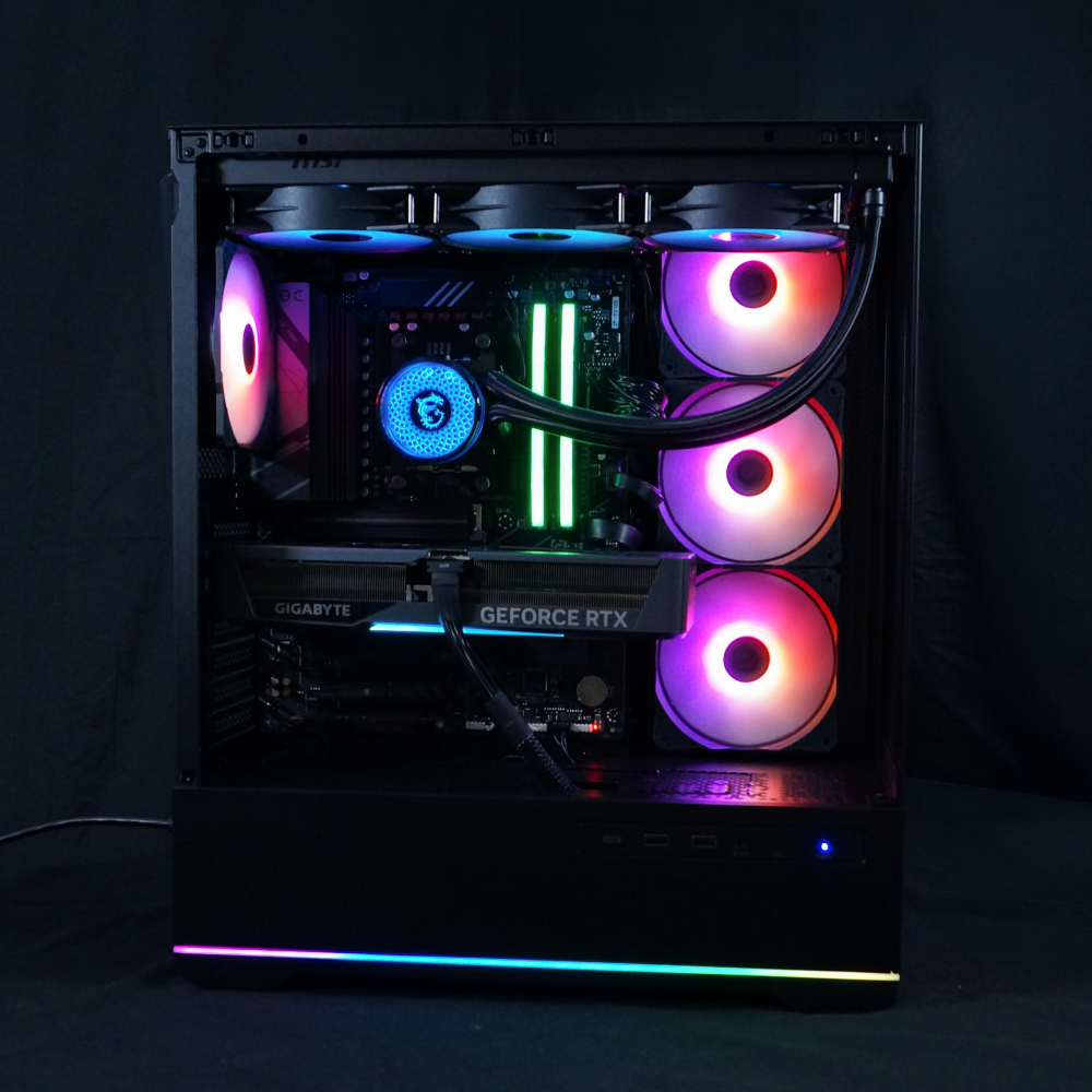 Ensamble SCARLET | RTX 5070 | Ryzen 7 7700 | 32GB DDR5 | 1TB SSD | Windows 11 Pro