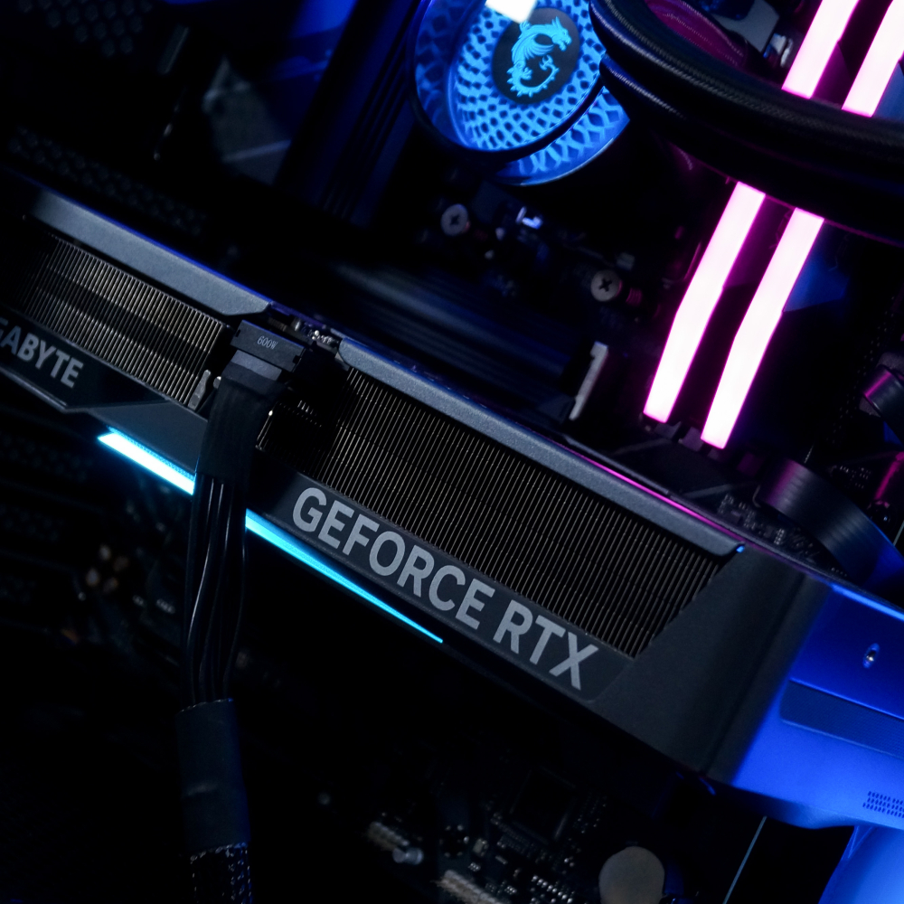 Ensamble SCARLET | RTX 5070 | Ryzen 7 7700 | 32GB DDR5 | 1TB SSD | Windows 11 Pro