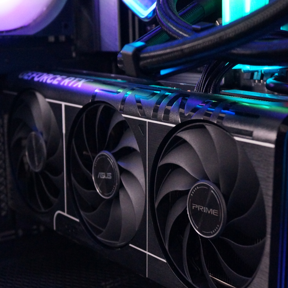 Ensamble Fish Tank | RTX 5070Ti | Ryzen 7 7700X | 32GB DDR5 | 1TB SSD | Windows 11 Pro