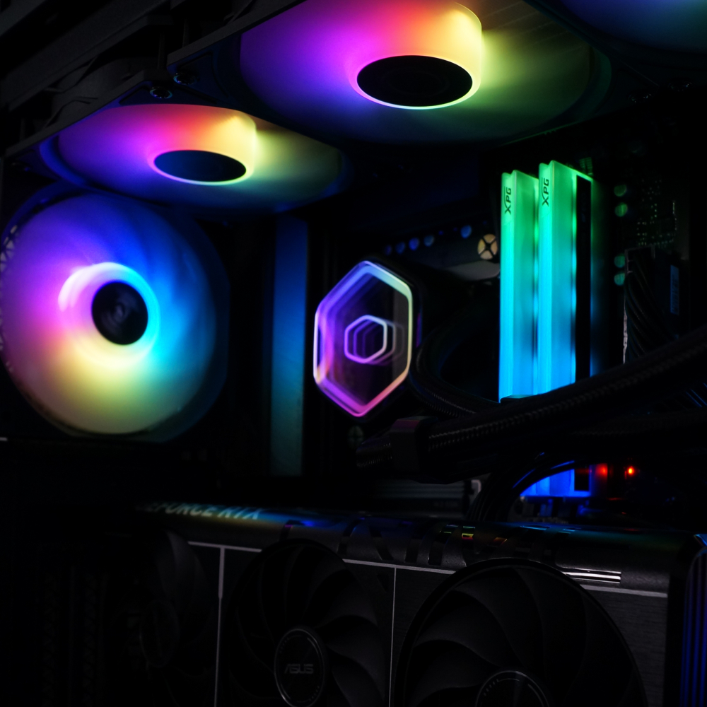 Ensamble Fish Tank | RTX 5070Ti | Ryzen 7 7700X | 32GB DDR5 | 1TB SSD | Windows 11 Pro