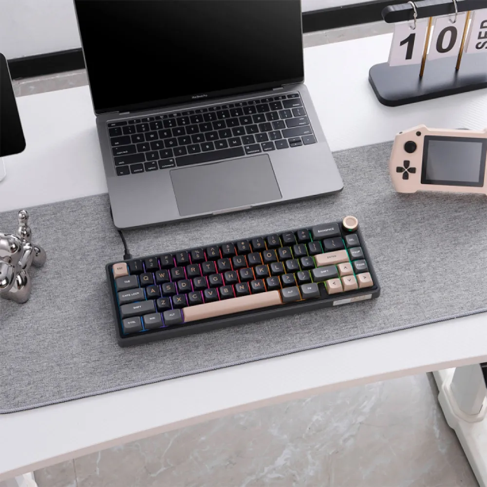 Teclado Alámbrico Royal Kludge R65, 65%, Hot Swap, Switches Lineales, RGB, Color Negro, Español - imagen 1