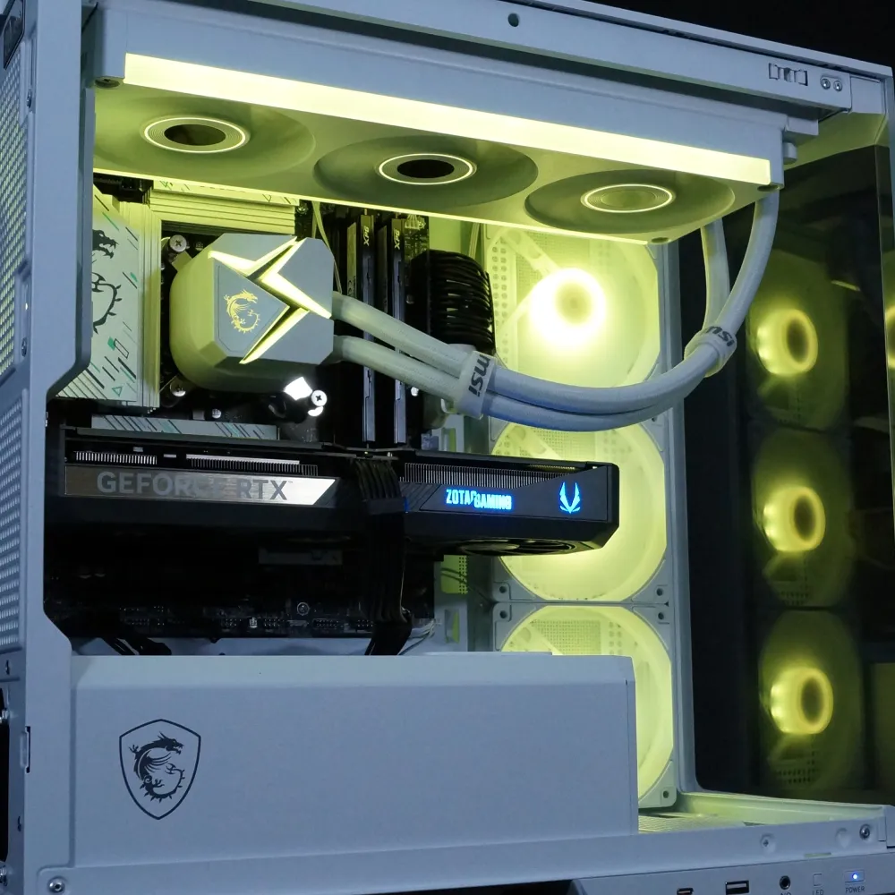 Ensamble VOLT | RTX 5070 | Intel Core Ultra 5 245KF | 32GB DDR5 | 1TB SSD | Windows 11 Pro - imagen 2